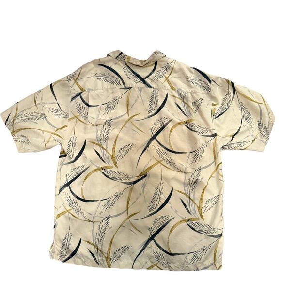 Tommy Bahama 100% Silk Hawaiian Camp Shirt XL Beige Palm Leaf Print Resort Aloha - Picture 2 of 7